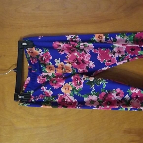 Electric Blue Floral Leggings Size Small: A - Picture 2 of 9
